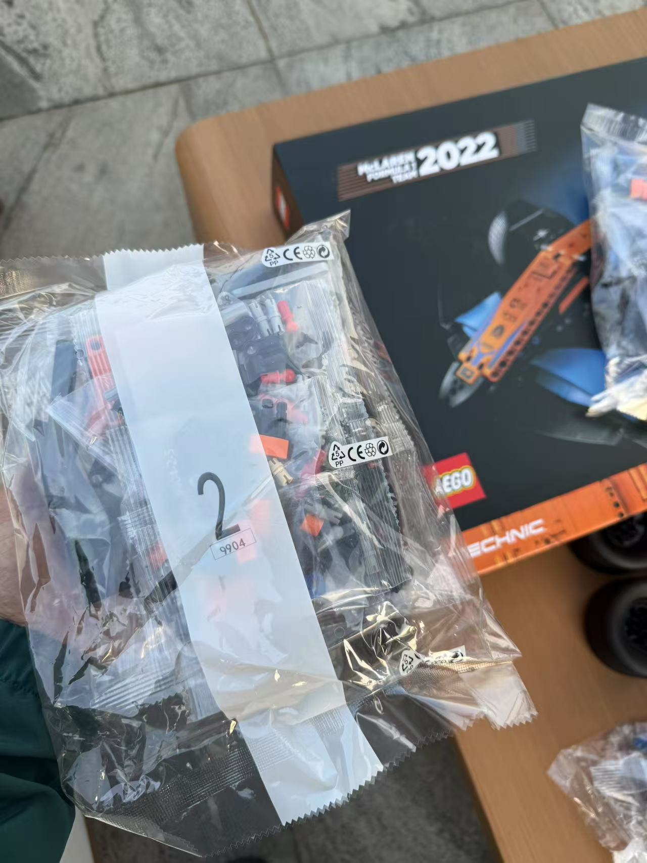 LEGO Technic McLaren Formula 1 - Vendors