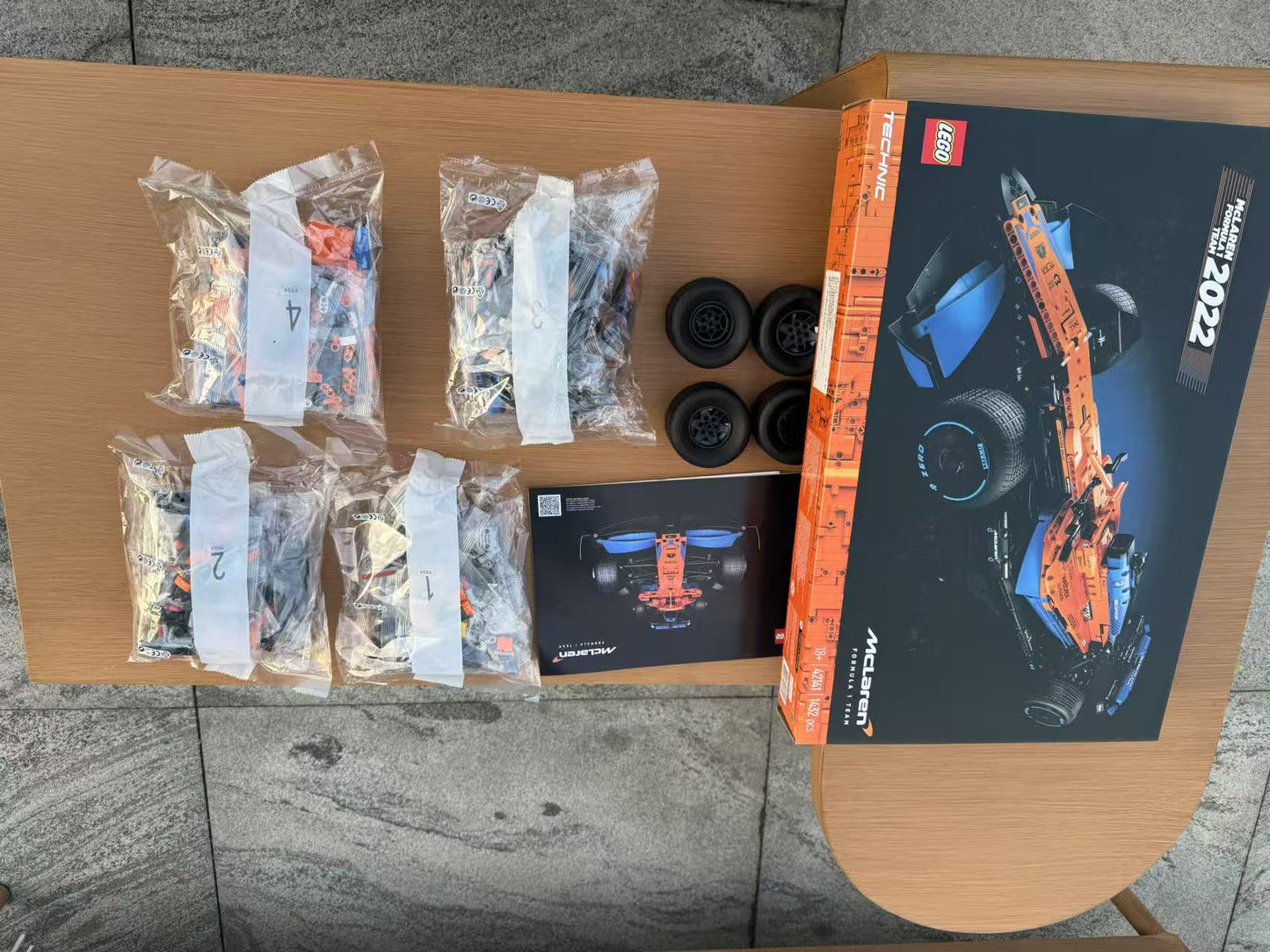 LEGO Technic McLaren Formula 1 - Vendors